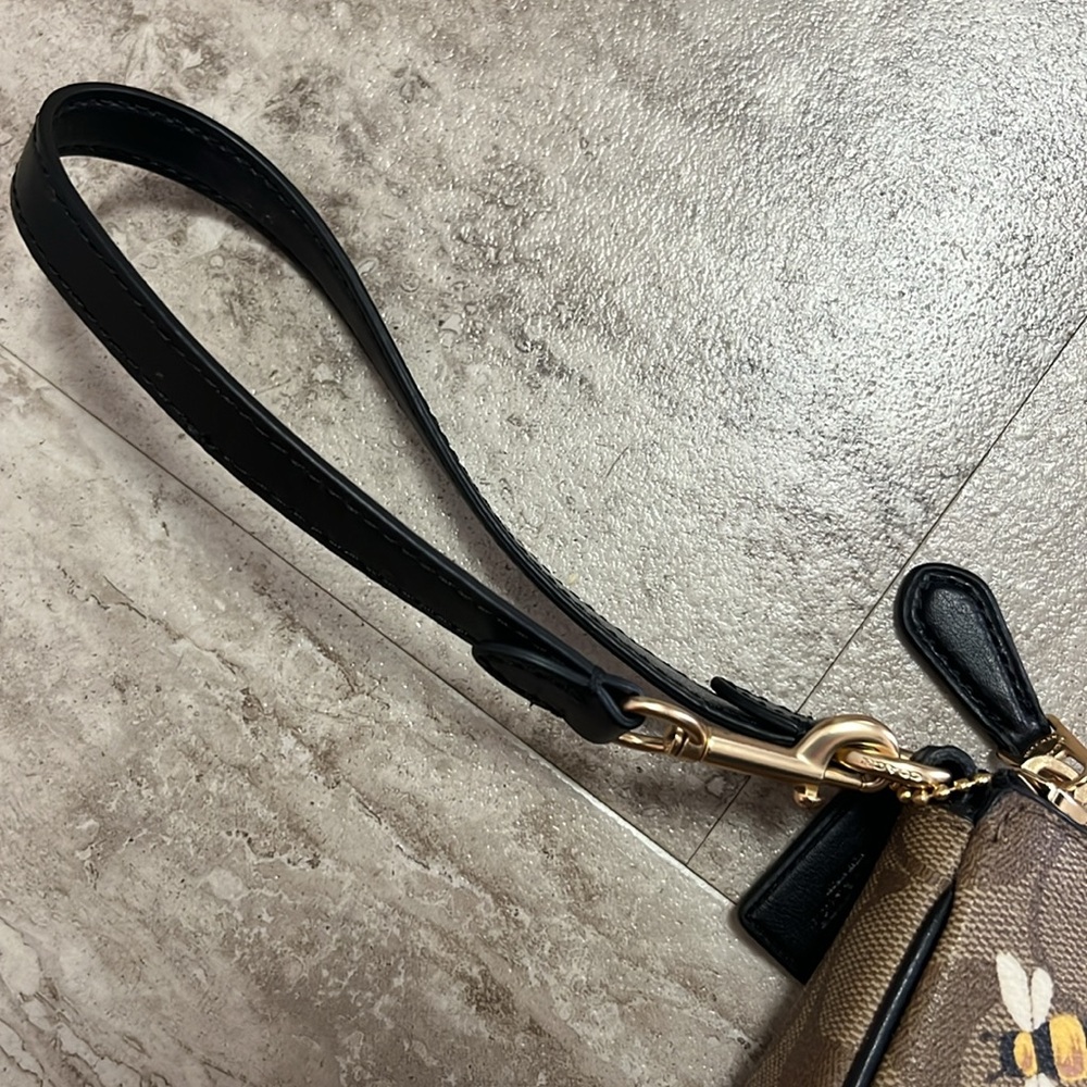 Coach Brown Wristlet with Bee Print NWOT - Picture 3 of 8